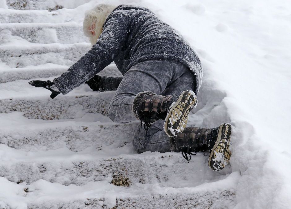 Slip & Fall on Ice or Snow in Ontario: Your Rights & Owner Duties